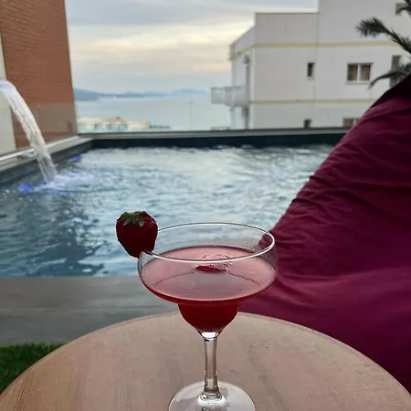 Paradiso Apartment *